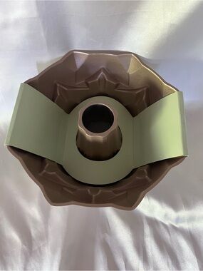 The Spring Shop Gold Tulip Pan - Decorative Bundt Mold